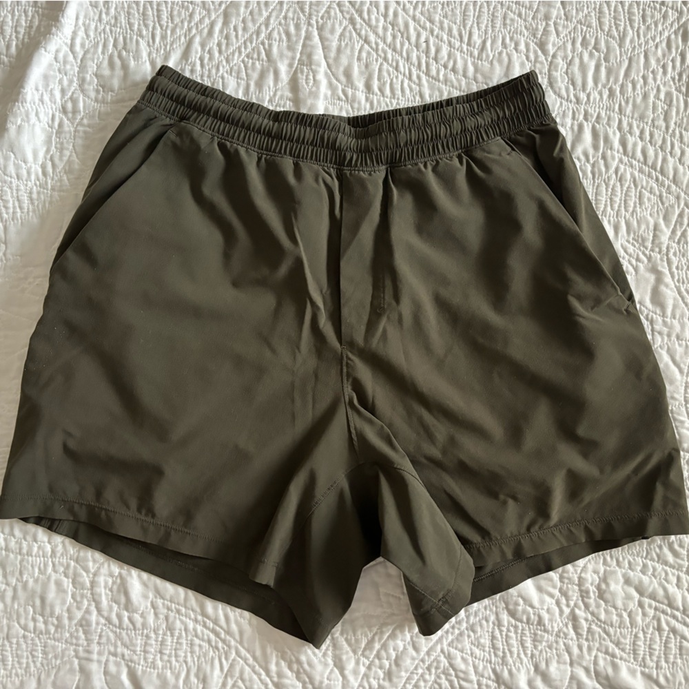 Lululemon Men’s pace breaker 5” short